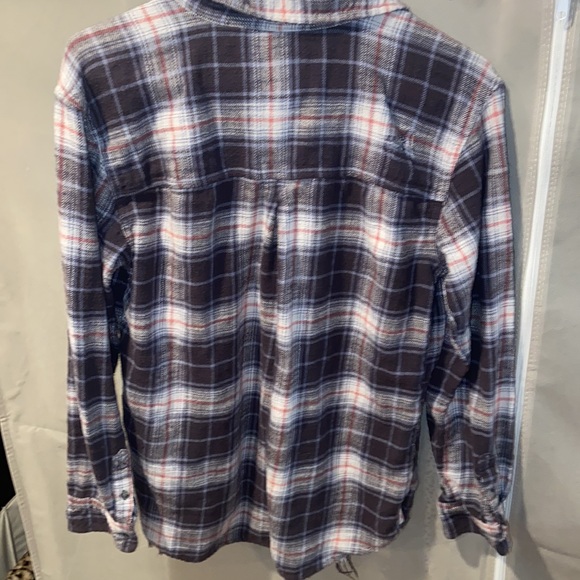 American Eagle Outfitters Distressed Flannel in Size Medium - Picture 2 of 6